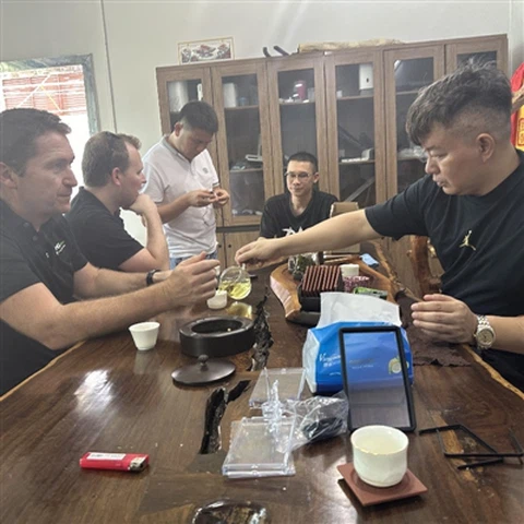 जेमी फैक्ट्री का दौरा